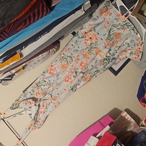 Pictures do not justice! Super adorable  Vintage Dress 👗